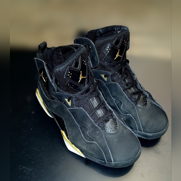 Air Jordan True Flight Black Metallic Gold Speckled Mens Size 7.5 - Picture 3 of 9